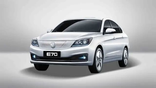 کفپوش چرمی پنج بعدی دانگ فنگ E70